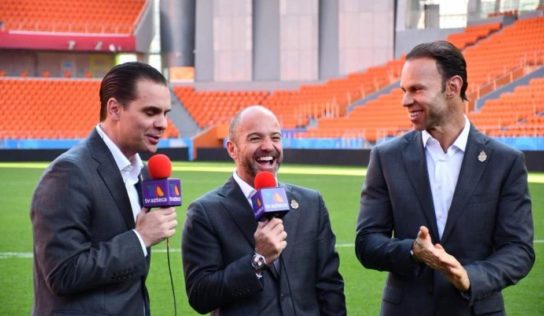 Martinoli, Luis Garcia, Zague y compañia, renuevan contrato historico con Tv Azteca