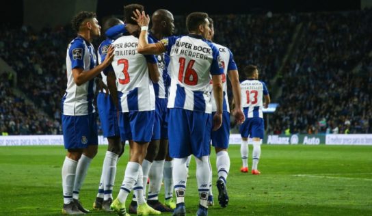 Porto golea a Marítimo con Herrera y Corona de titulares