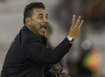 Antonio Mohamed renunció como DT de Huracán tras caída ante Emelec