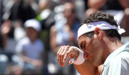 Federer se retira del Masters 1000 de Roma por lesión