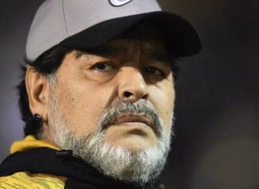 Maradona se apunta para dirigir al Manchester United
