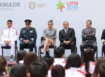 López Obrador abandera delegación que participará en Lima 2019