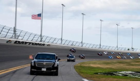 Donald Trump dio la salida de las 500 millas de Daytona, la “gran carrera estadounidense”