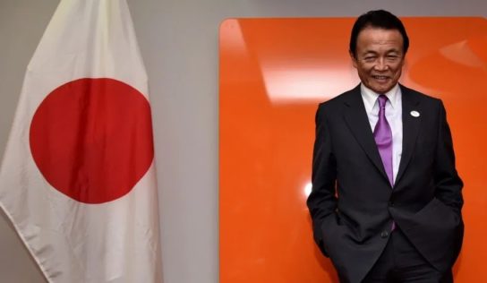 Juegos Olímpicos están “malditos” cada 40 años, opina vicepresidente de Japón por COVID-19