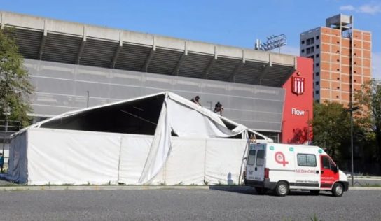 Construyen hospital de campaña en el estadio de La Plata