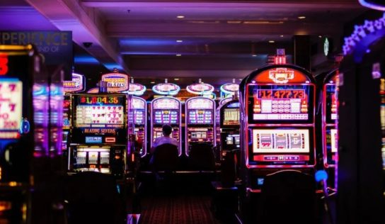 Reabren casinos de Las Vegas y regresan las apuestas deportivas