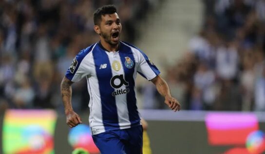 ‘Tecatito’ se corona como el mejor jugador de la Liga NOS de Portugal