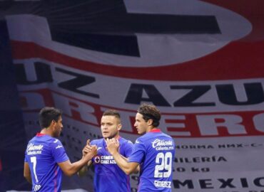 Cruz Azul golea a Necaxa y se afianza en la cima de la Liga MX