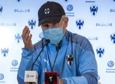 Javier Aguirre: seríamos unos hijos de la chi… si mandáramos a un jugador enfermo al campo
