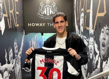 Santiago Muñoz debuta con Newcastle United Sub 23