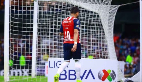 Alexis Vega se va un partido suspendido por estrangular a Ignacio Rivero