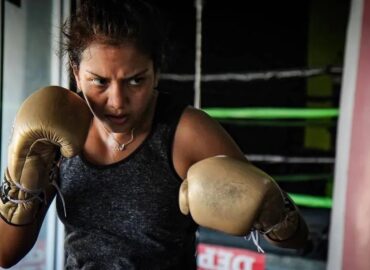 Inducen a coma a la boxeadora Alejandra Ayala tras knockout en Escocia