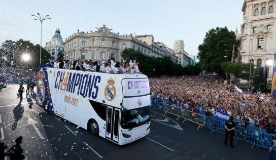 Real Madrid desata festejos en la Plaza Cibeles y en redes sociales
