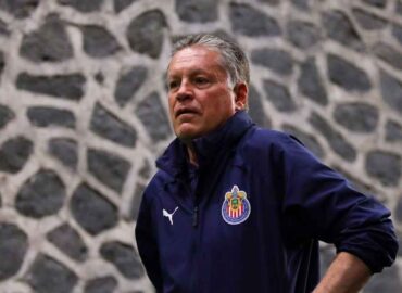 Ricardo Peláez no cierra la puerta a más refuerzos en Chivas; futbolistas podrían salir como interambio