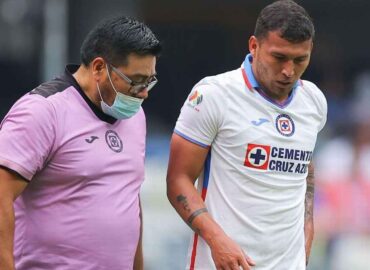 Cruz Azul pierde seis meses a Juan Escobar por lesión de ligamento