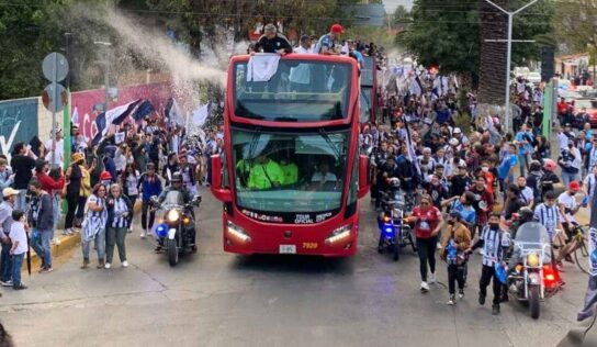 Tuzos presumen el título de Liga MX en desfile por Pachuca