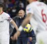 ‘Tecatito’ Corona se queda sin entrenador en Sevilla