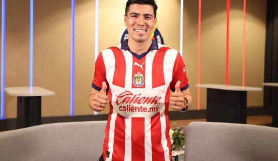 Erick Gutiérrez firma con Chivas de Guadalajara en su regreso al fútbol mexicano