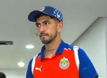 Pocho Guzmán regresa como titular y capitán de Chivas